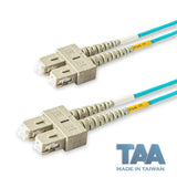 TAA合規 | 電信級 0.2dB  SC/UPC to SC/UPC 多模 OM3 雙工光纖跳線 | 康寧纖芯 |  水綠色 OFNR 外被, 米色接頭